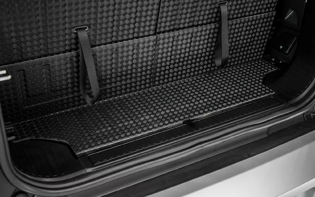 defender interior bootspace