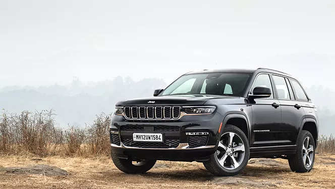 grand cherokee exterior left front three quarter