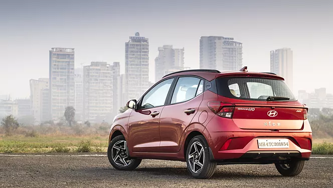 grand i10 nios exterior left rear three quarter