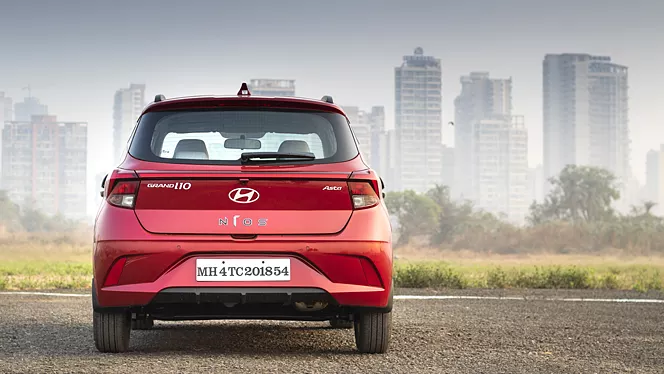 grand i10 nios exterior rear view