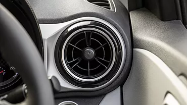 grand i10 nios interior right side air vents