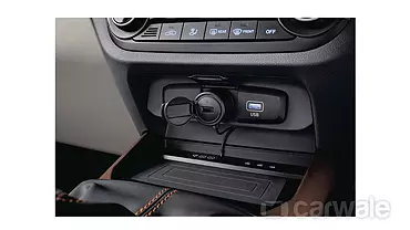 hyundai aura usb port aux power socket wireless charging9 (1)