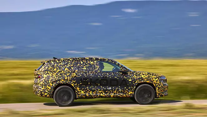 kodiaq new exterior right side view 2