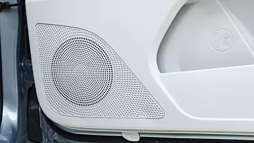 tiago ev interior rear speakers 62