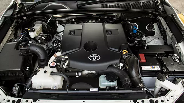 toyota fortuner engine 