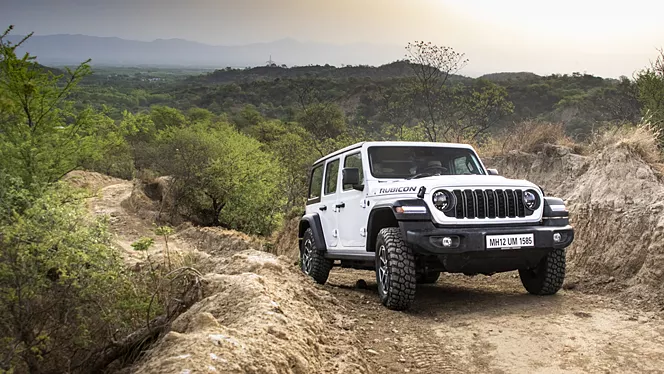 wrangler exterior right front three quarter 32