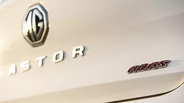 astor exterior rear logo 2