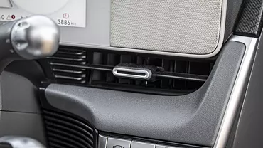 ioniq 5 interior right side air vents