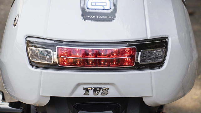 iqube tail light