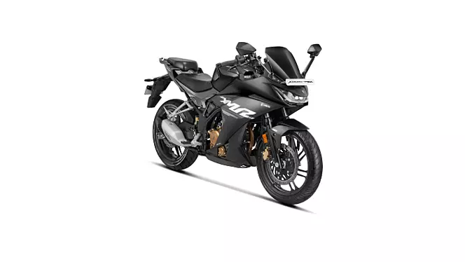 karizma xmr 210 right front three quarter 2