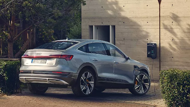 q8 sportback e tron exterior right rear three quarter 4