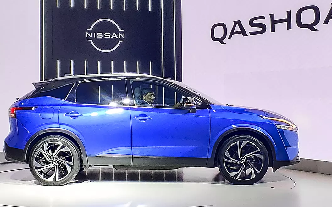 qashqai exterior right side view 4