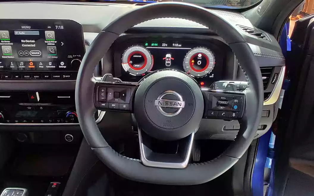 qashqai interior steering wheel