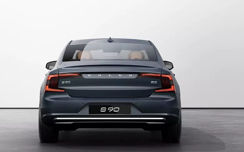 s90 exterior rear view