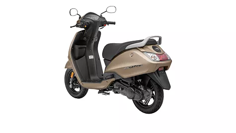 tvs jupiter rear three quarter49