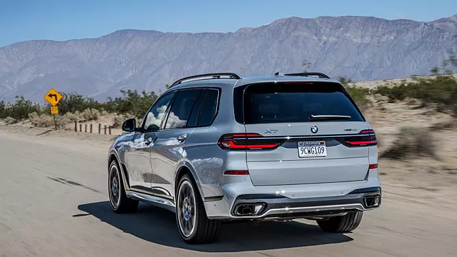 x7 exterior rear view 2