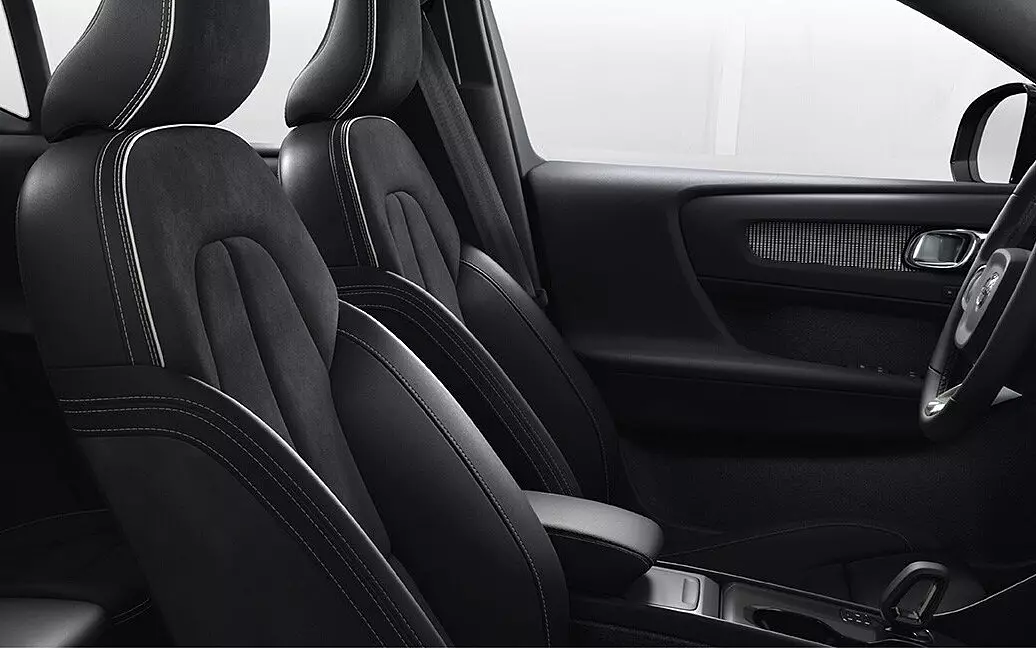 xc40 recharge interior front row seats 2