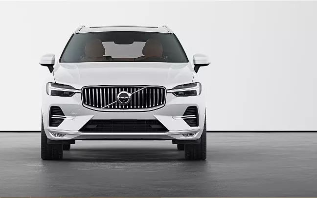 xc60 exterior front view