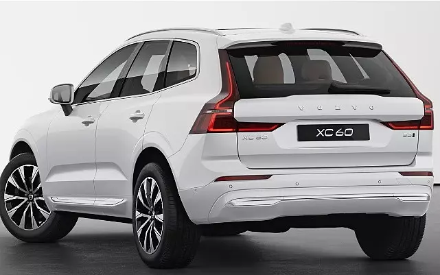 xc60 exterior left rear three quarter