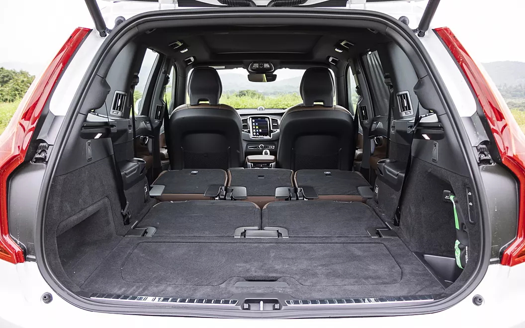 xc90 interior bootspace second and third row folded