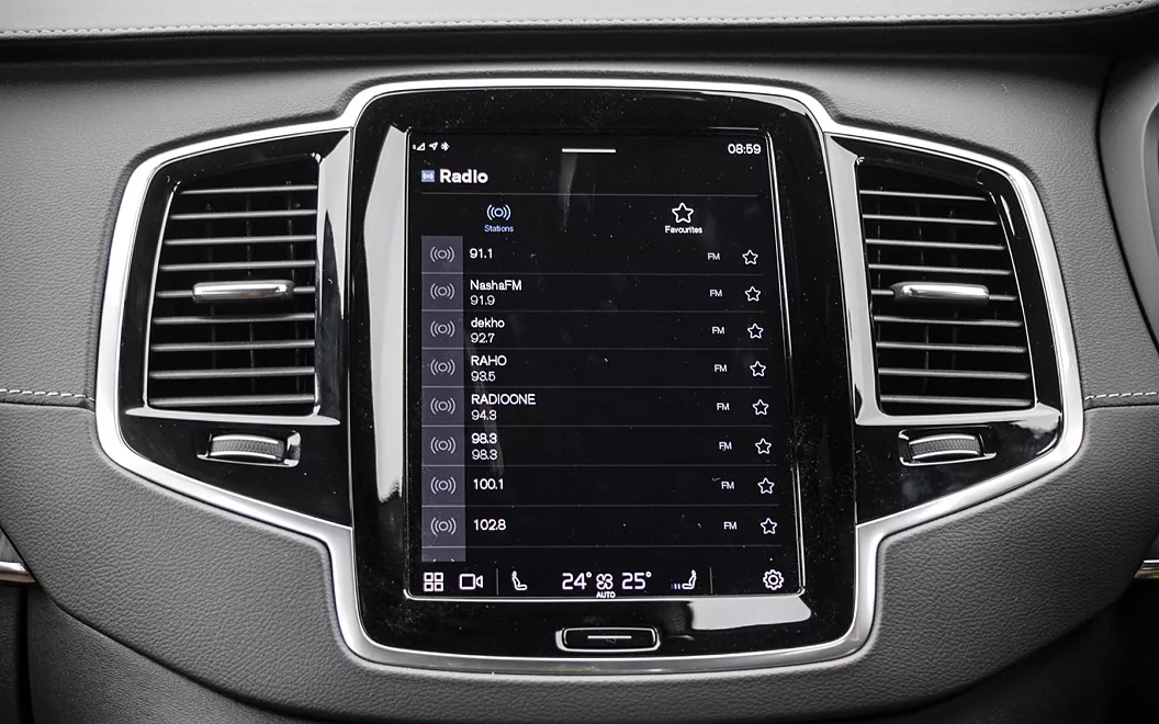 xc90 interior infotainment system