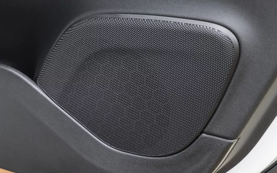 xc90 interior rear speakers