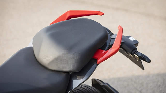 xtreme 125r pillion seat