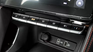 zs ev interior ac controls