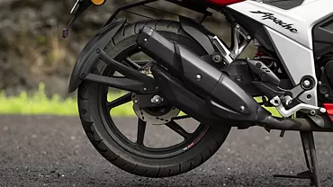 apache rtr 160 4v rear wheel