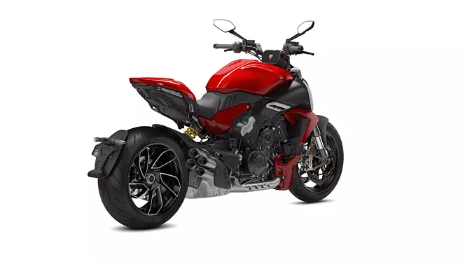 diavel v4 right rear three quarter