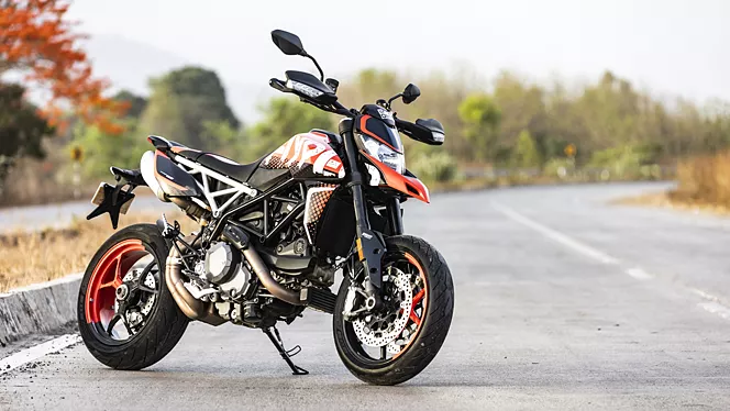 hypermotard 950 right front three quarter