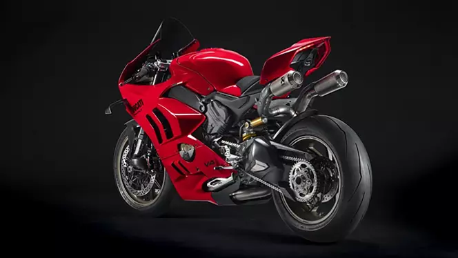 panigale v4 left rear three quarter (1)