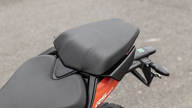 rs 457 pillion seat