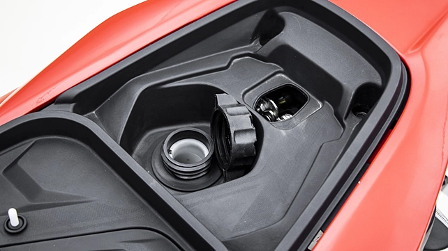 xoom fuel lid release