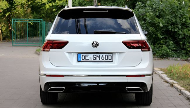 Volkswagen Tiguan R Line back side view