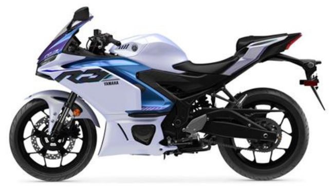 Yamaha R3 left side view