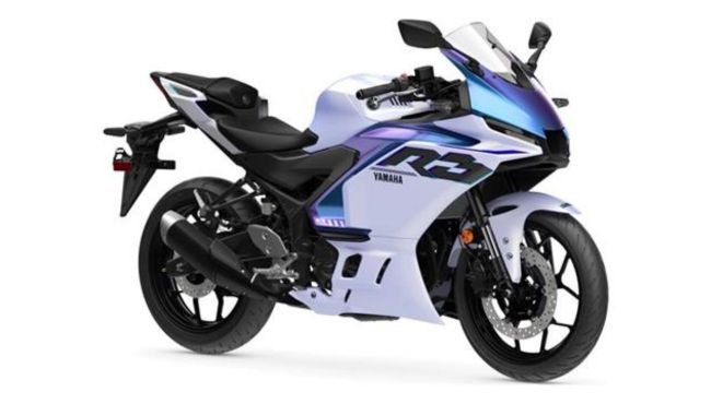 Yamaha R3 action right side view