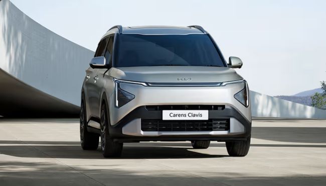Kia Carens Clavis action view