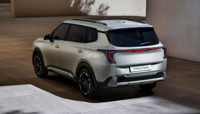 Kia Carens Clavis back exterior