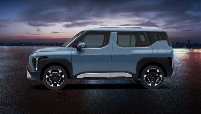 Kia Syros left side view
