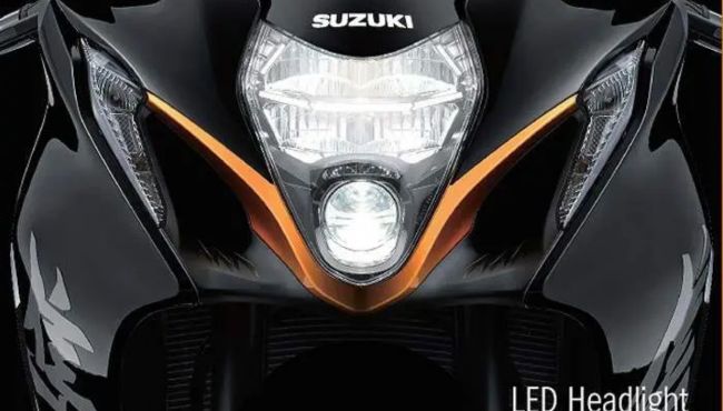 Suzuki Hayabusa head light view
