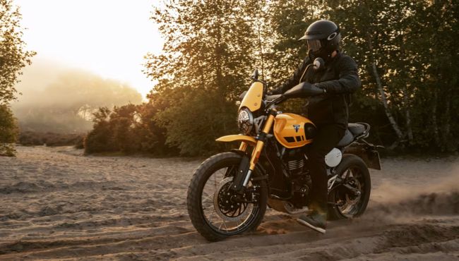 Triumph Scrambler 400 XC action view